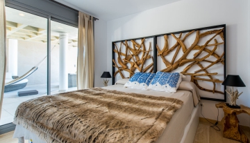 Resa estates Ibiza penthouse 3 bedrooms for sale 2021 real estate views sea Botafoch double bedroom 4.jpg